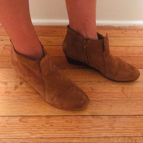 Nicole Camel Brown Pat Wedge Bootie size 8 - Picture 16 of 16